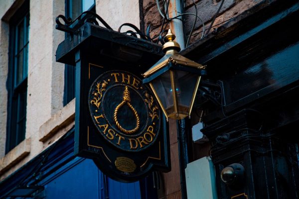 2h private tour: The Edinburgh of Sherlock Holmes & Puzzles | French - Image 4