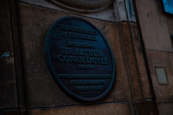2h private tour: The Edinburgh of Sherlock Holmes & Puzzles | French - Image 2